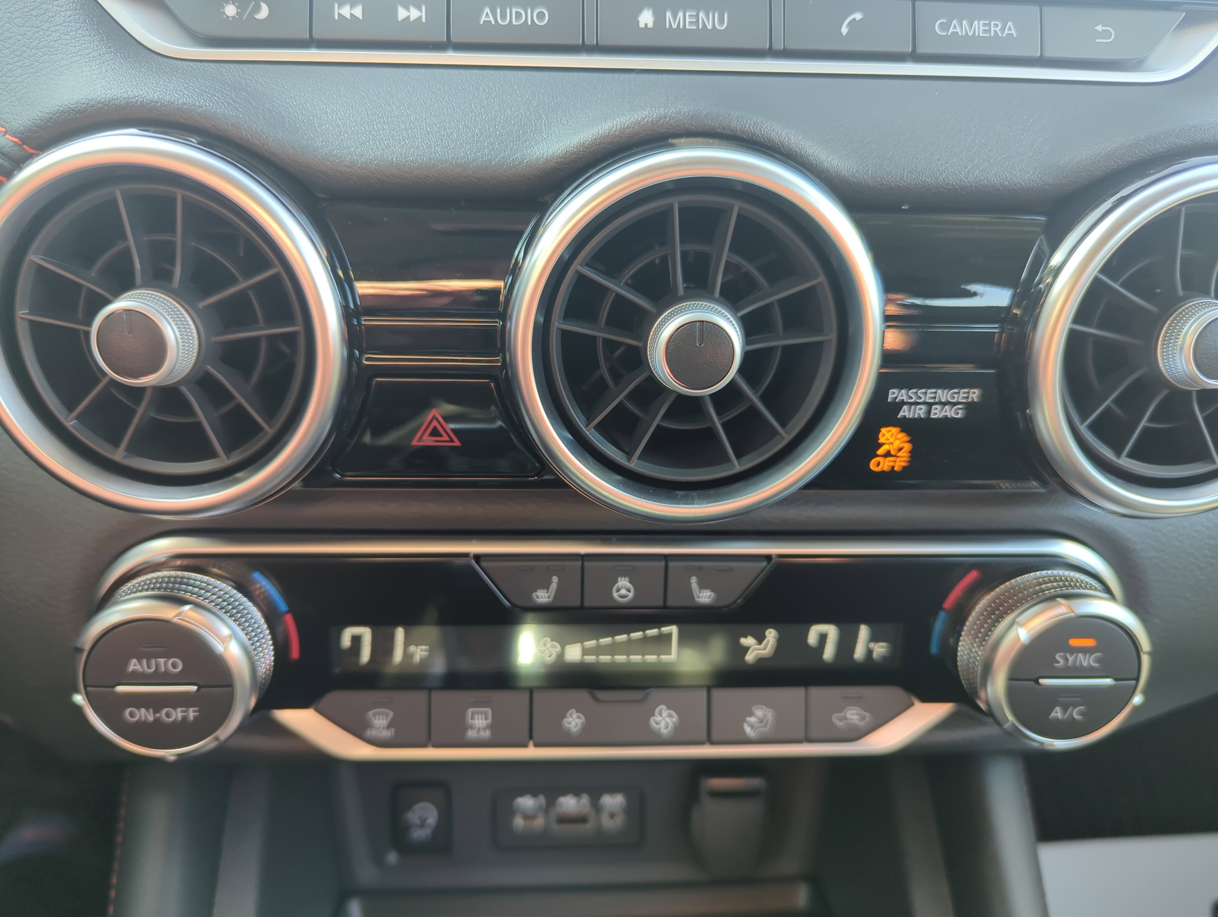 2025 Nissan Sentra SR - Photo 17