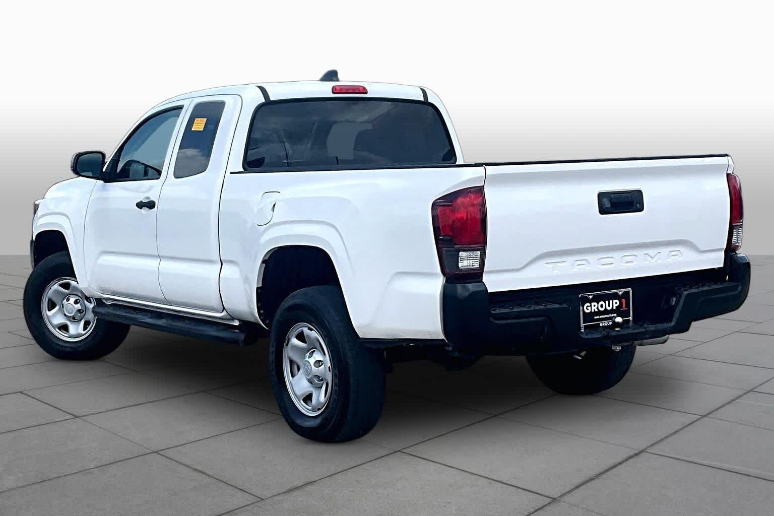 Used 2022 White Toyota SR image 11