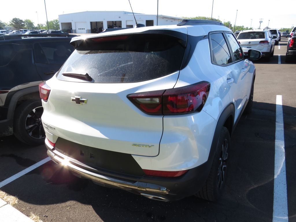 Used 2025 Beige Chevrolet ACTIV image 12