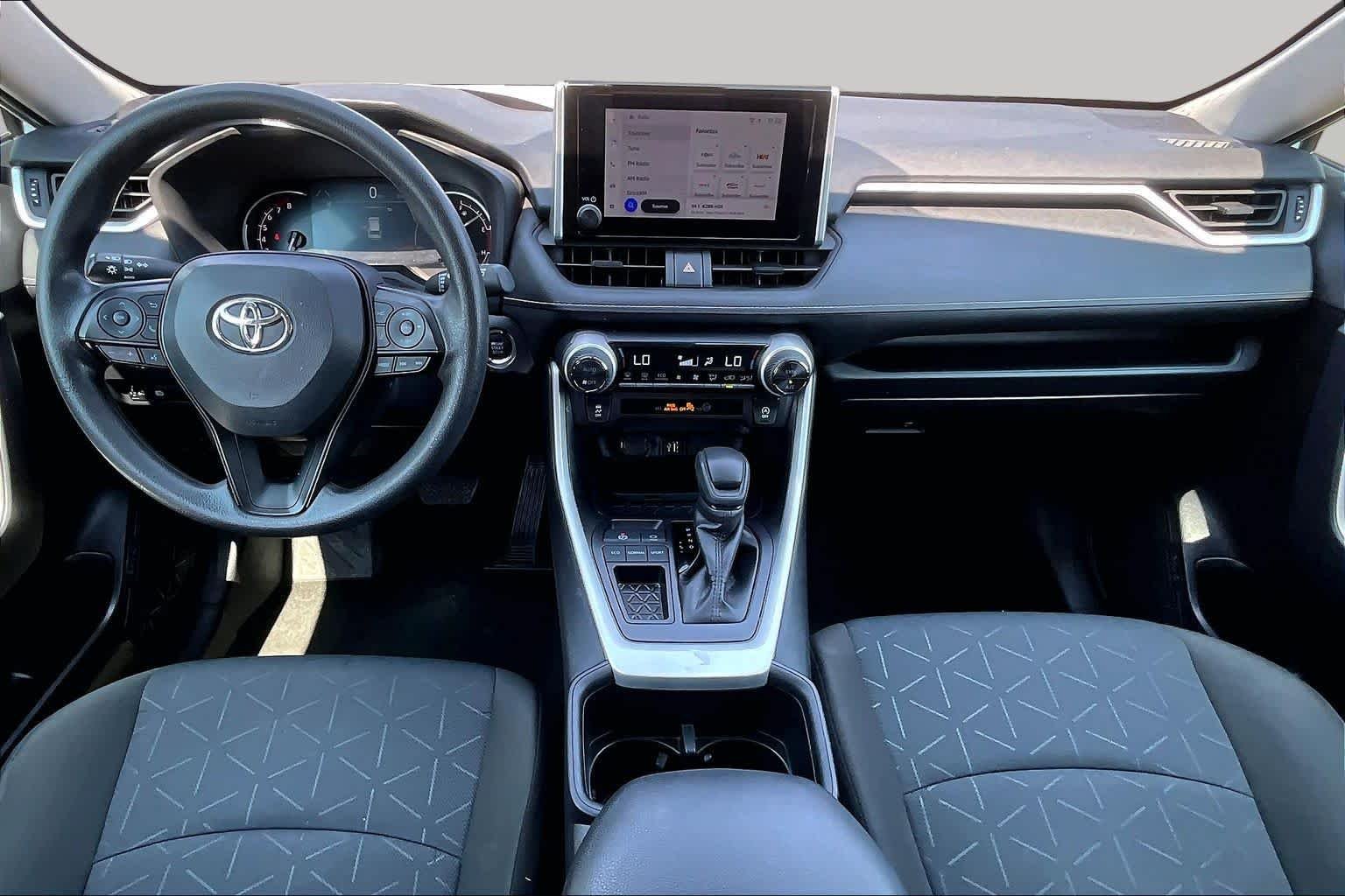 Used 2025 Ice Cap Toyota XLE image 13