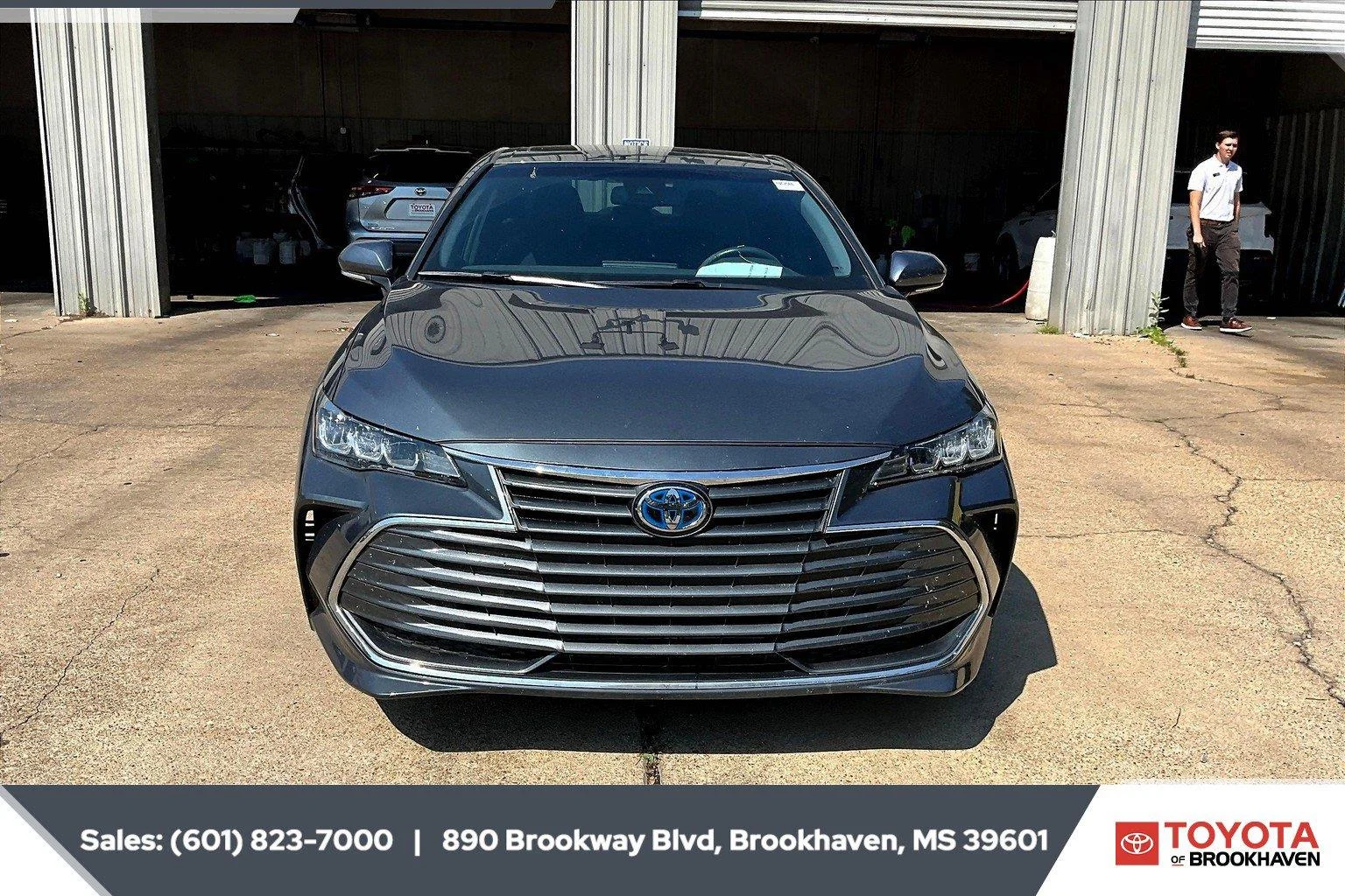 Used 2019 Harbor Gray Metallic Toyota XLE image 5