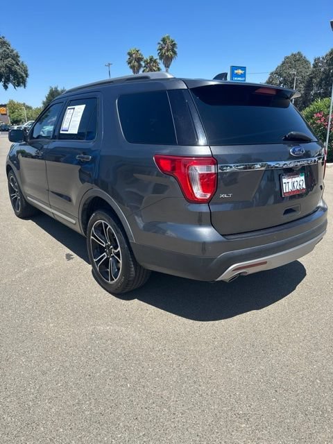 Used 2016 Magnetic Metallic Ford XLT image 4