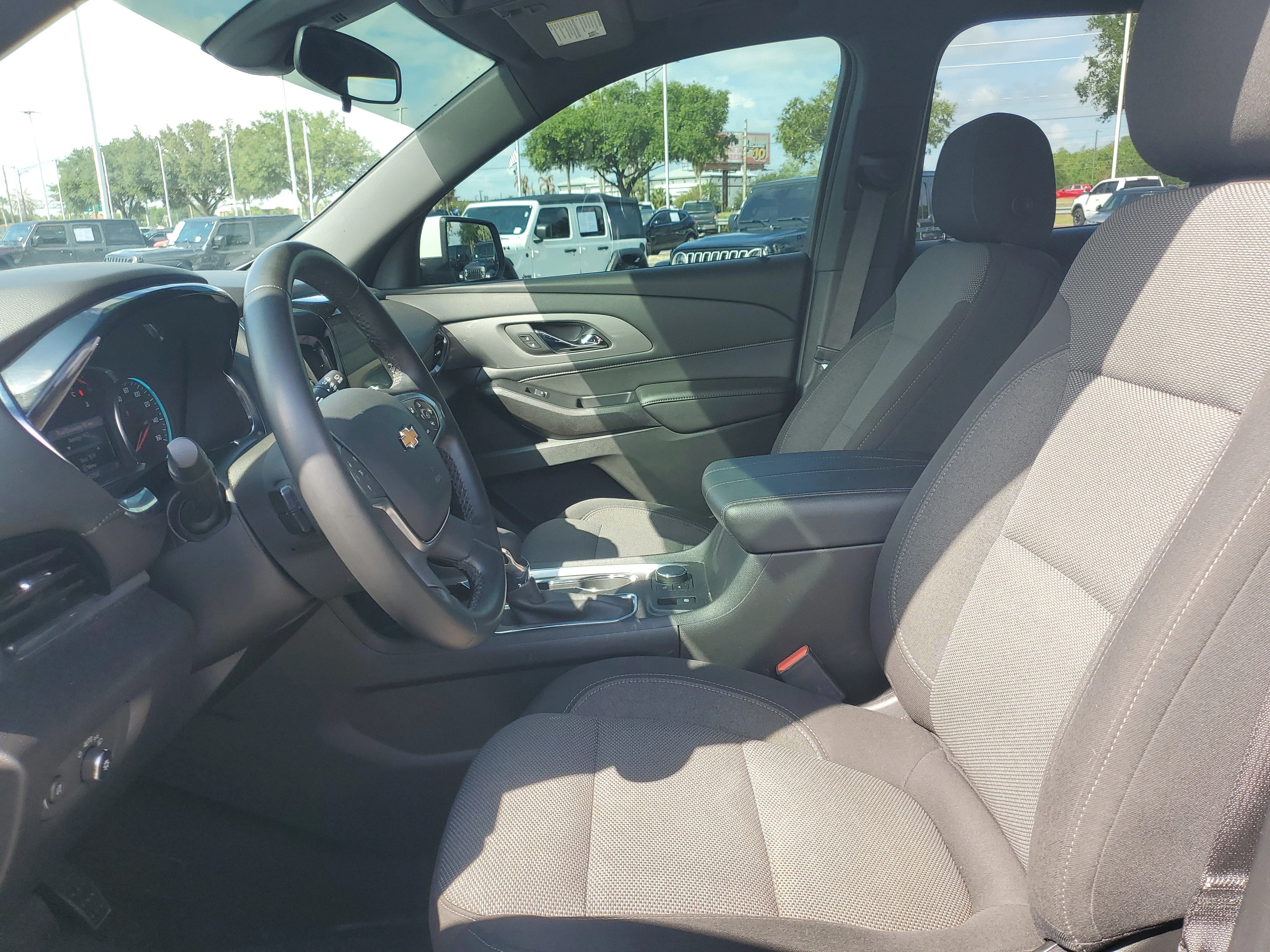 Used 2023 Summit White Chevrolet LT Cloth image 11