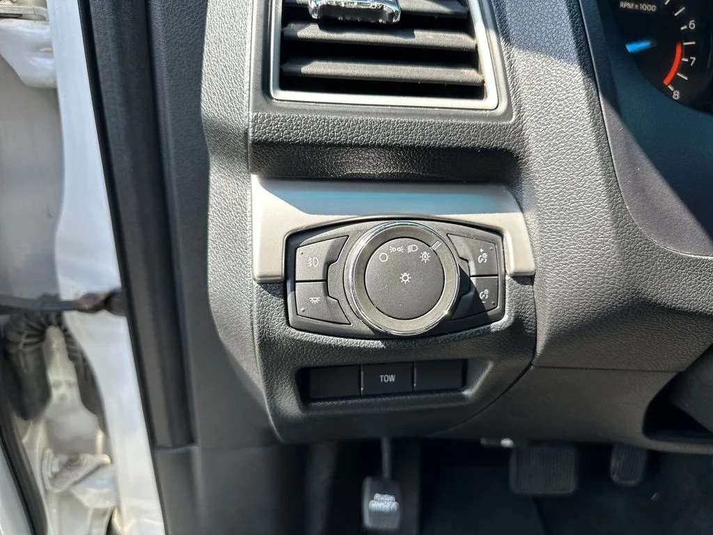 Used 2016 White Ford XLT image 15