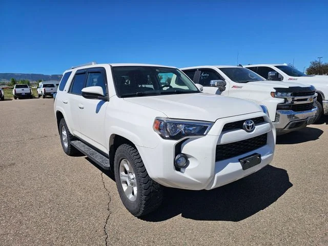 Used 2018 Super White Toyota SR5 image 3
