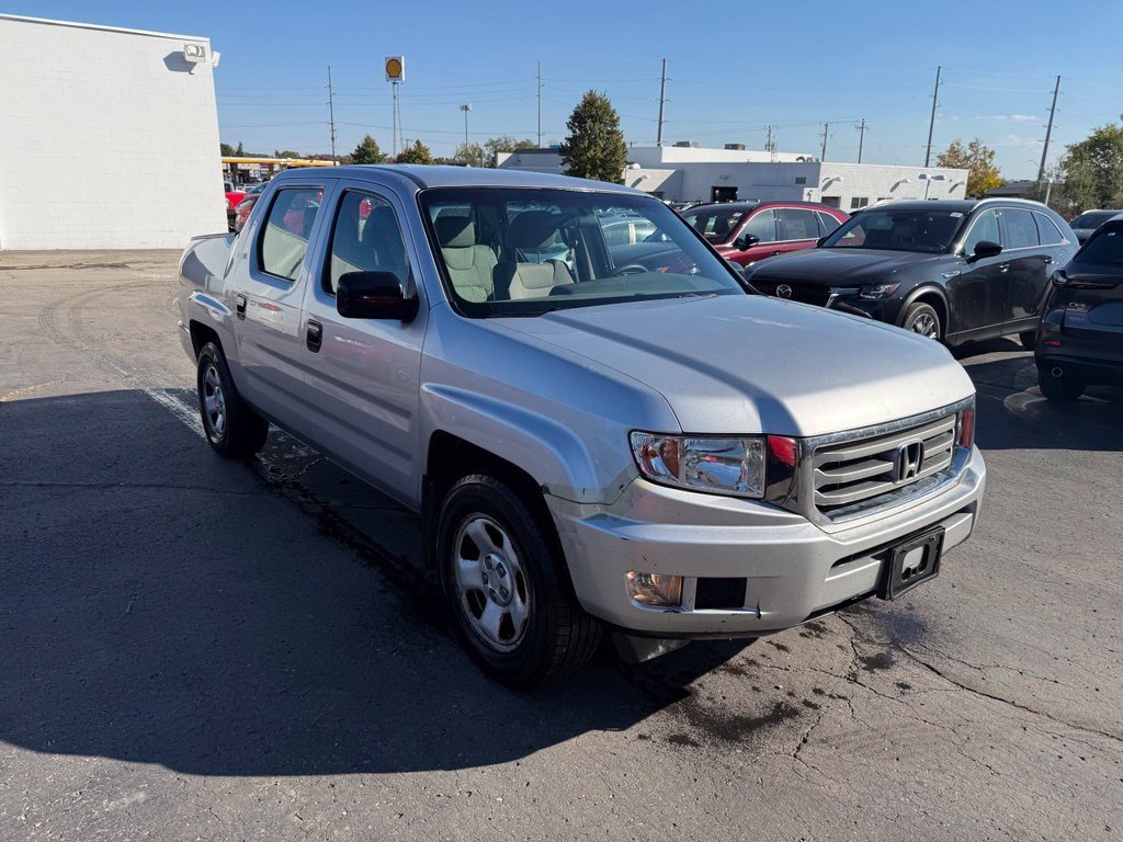 Used 2012 Alabaster Silver Metallic Honda RT image 4