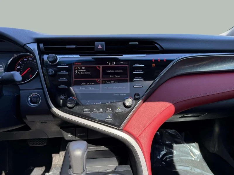 Used 2019  Toyota XSE image 13