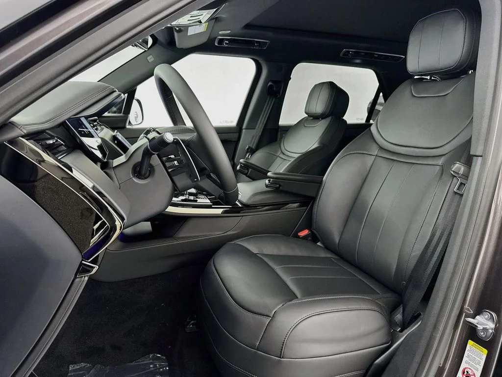 New 2026 Charente Grey Land Rover Dynamic SE image 21