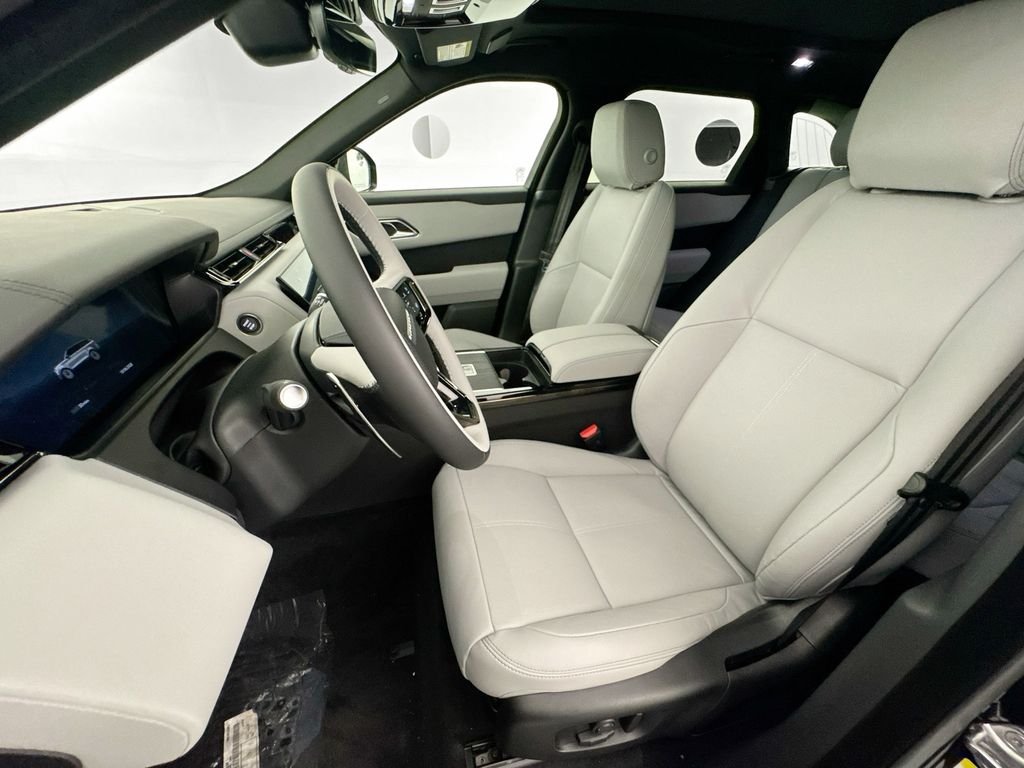 New 2026 Santorini Black Land Rover Belgravia Edition image 21