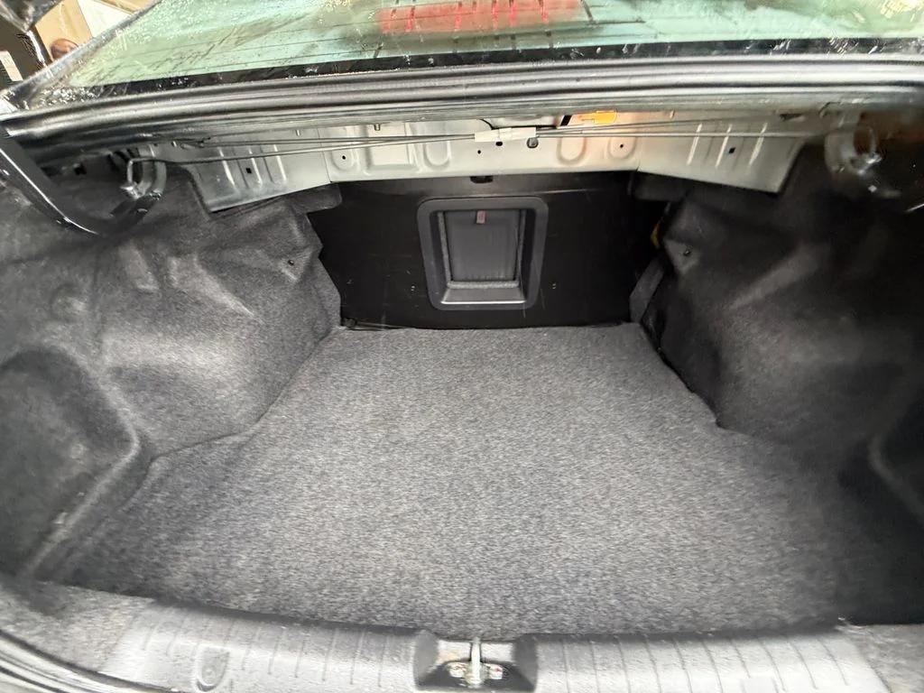 Used 2024  Mitsubishi  image 19