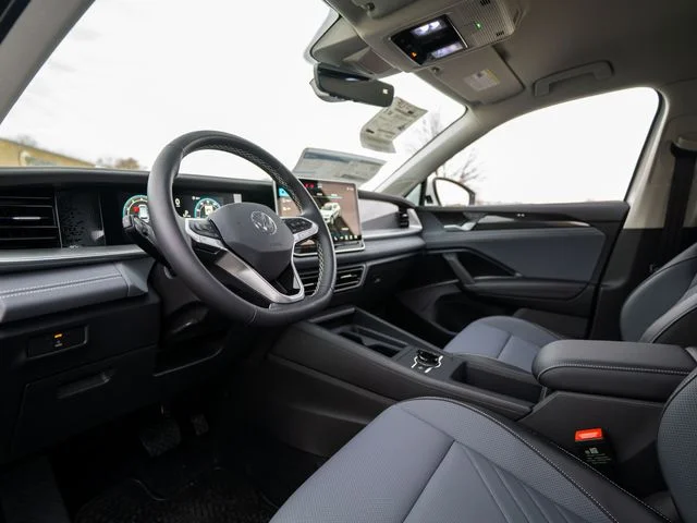 New 2026 White/off-white Volkswagen 2.0T SE image 11