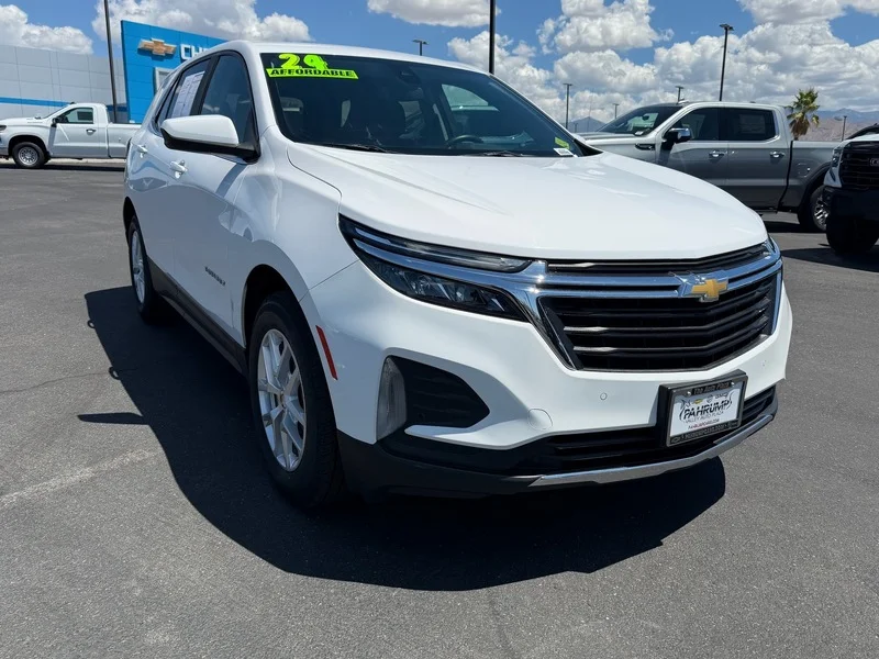 Used 2024 Summit White Chevrolet LT image 1