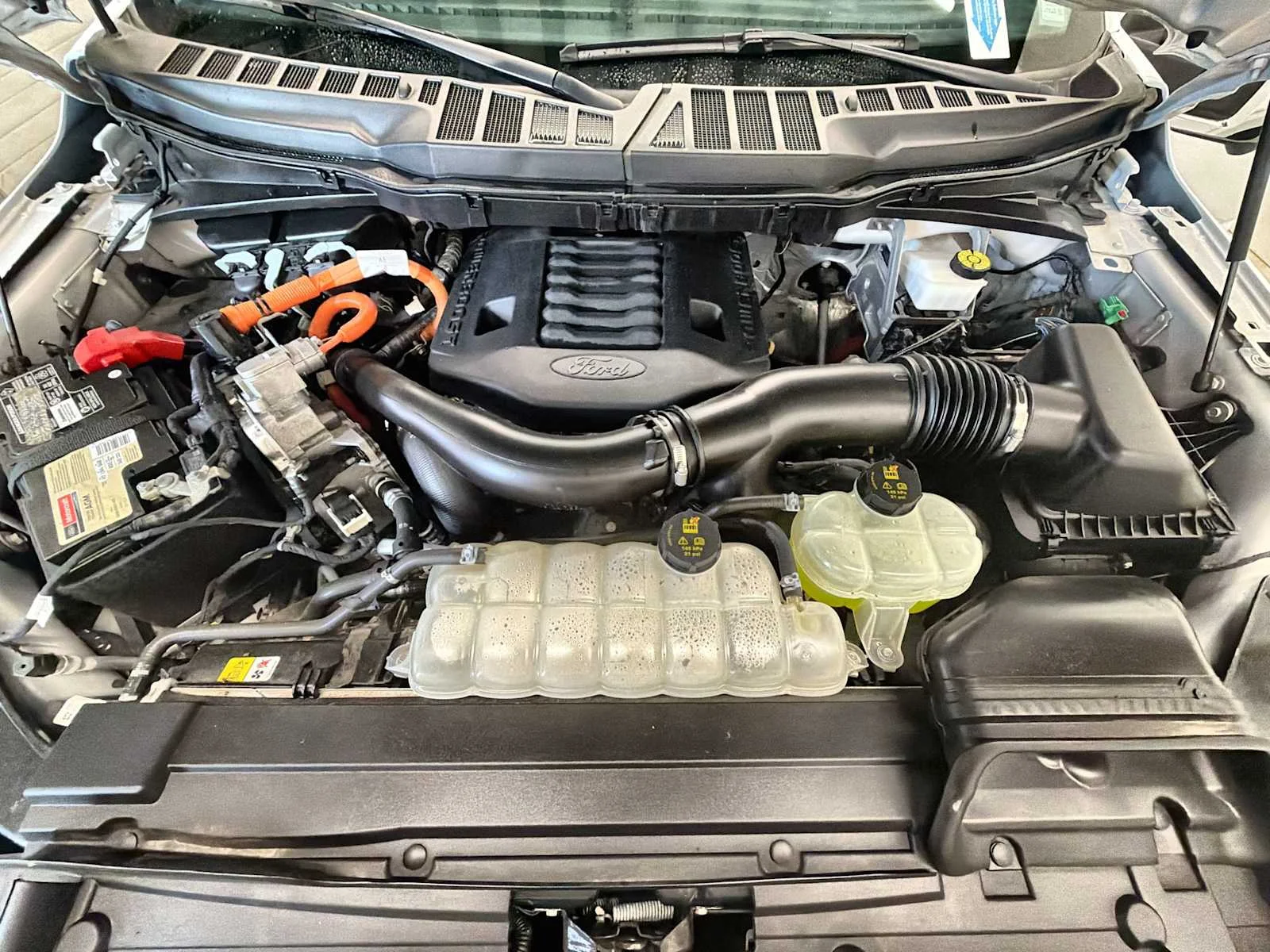 Used 2023 Oxford White Ford LARIAT image 18