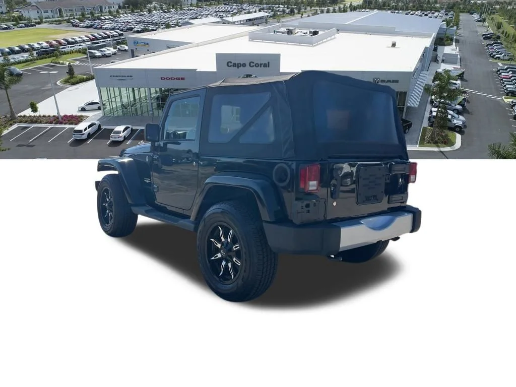 Used 2015 Black Jeep Sahara image 14