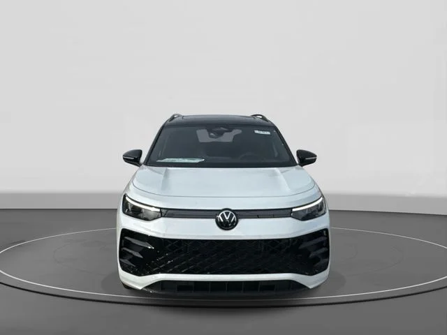 2026 Volkswagen Tiguan photo 2