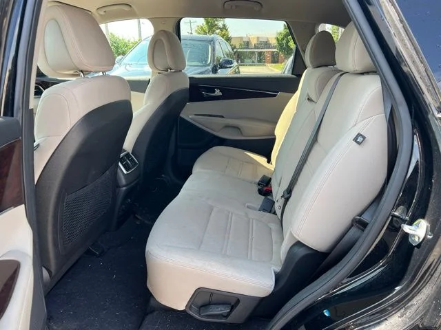 Used 2016 Black Kia LX image 7
