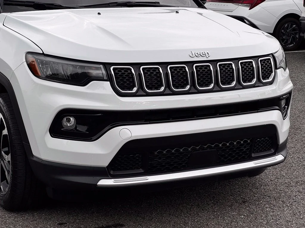 Used 2023 White Jeep Limited image 7