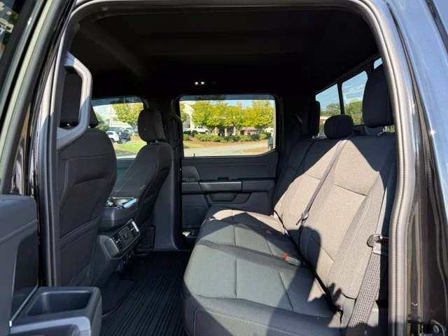 Used 2024 Black Ford XLT image 27