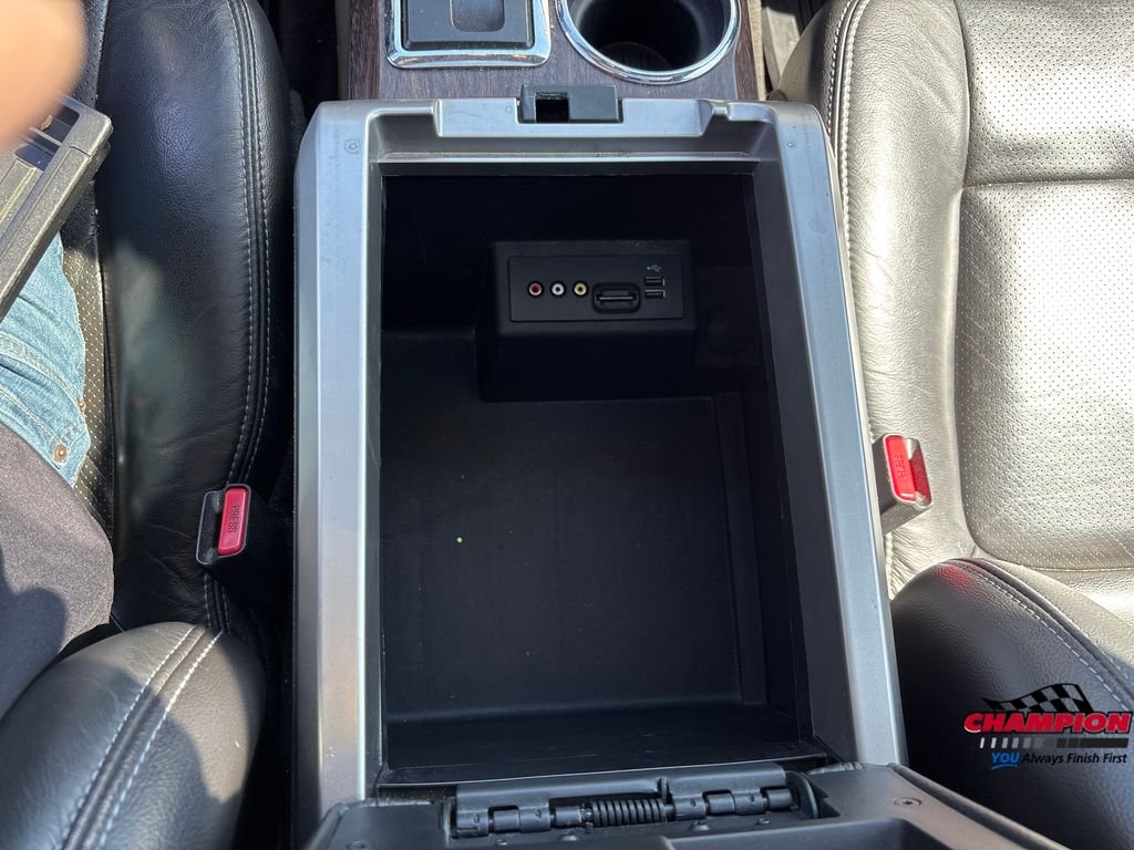 Used 2013 White Ford Lariat image 19