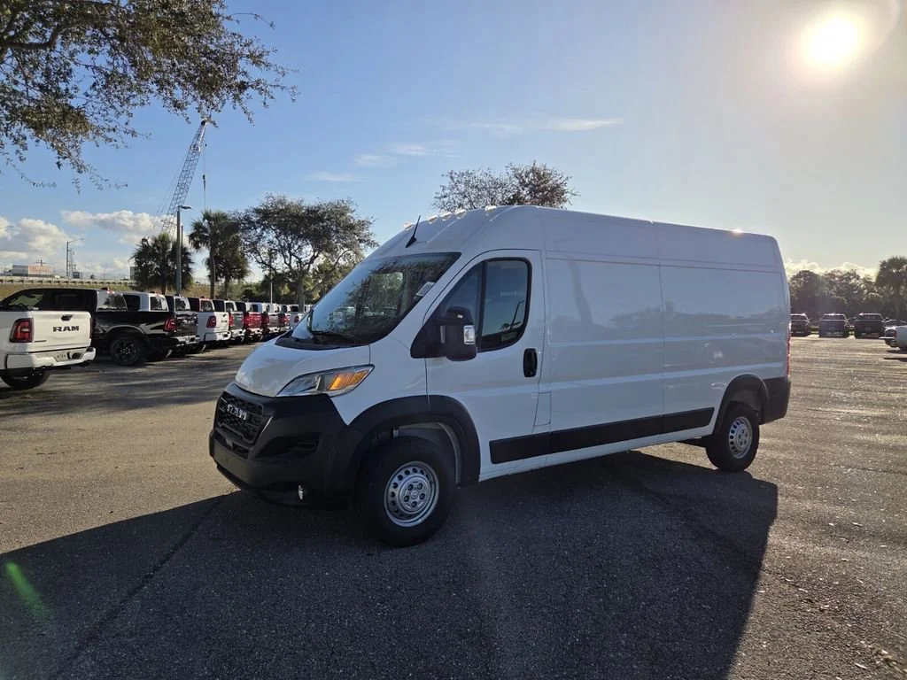 New 2026 Bright White Clear-Coat Exterior Paint RAM Tradesman image 8