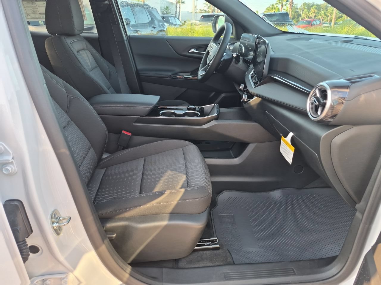 2027 Chevrolet Equinox LT - Photo 25