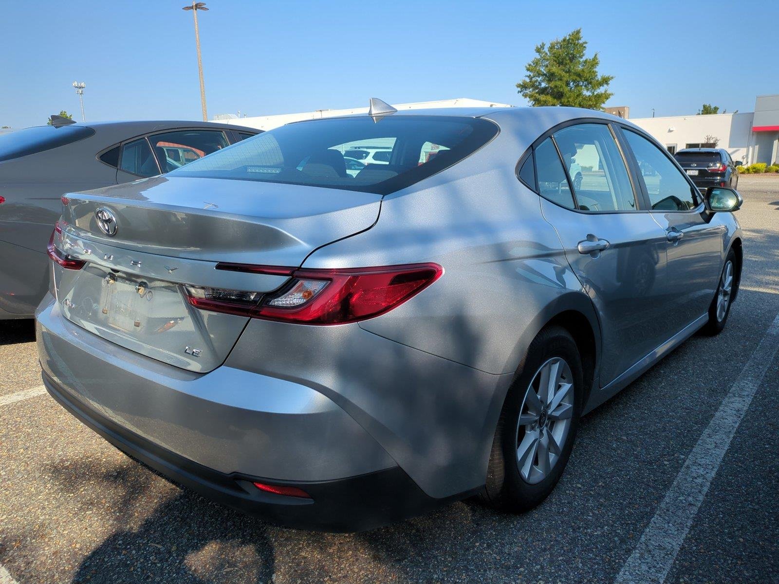 Used 2025  Toyota SE image 3