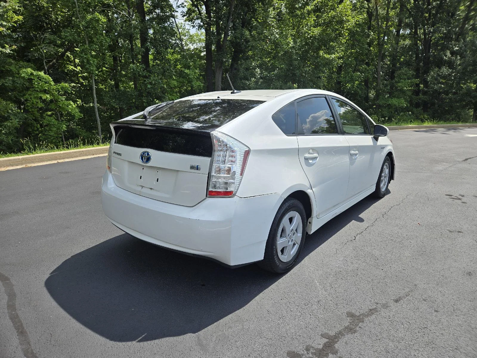 Used 2011 Blizzard Pearl Toyota II image 3