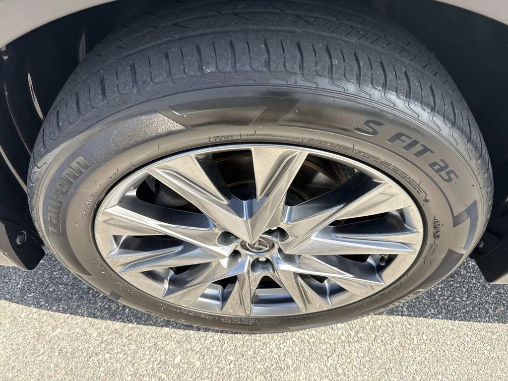 Used 2019 Silver Mazda Signature image 12