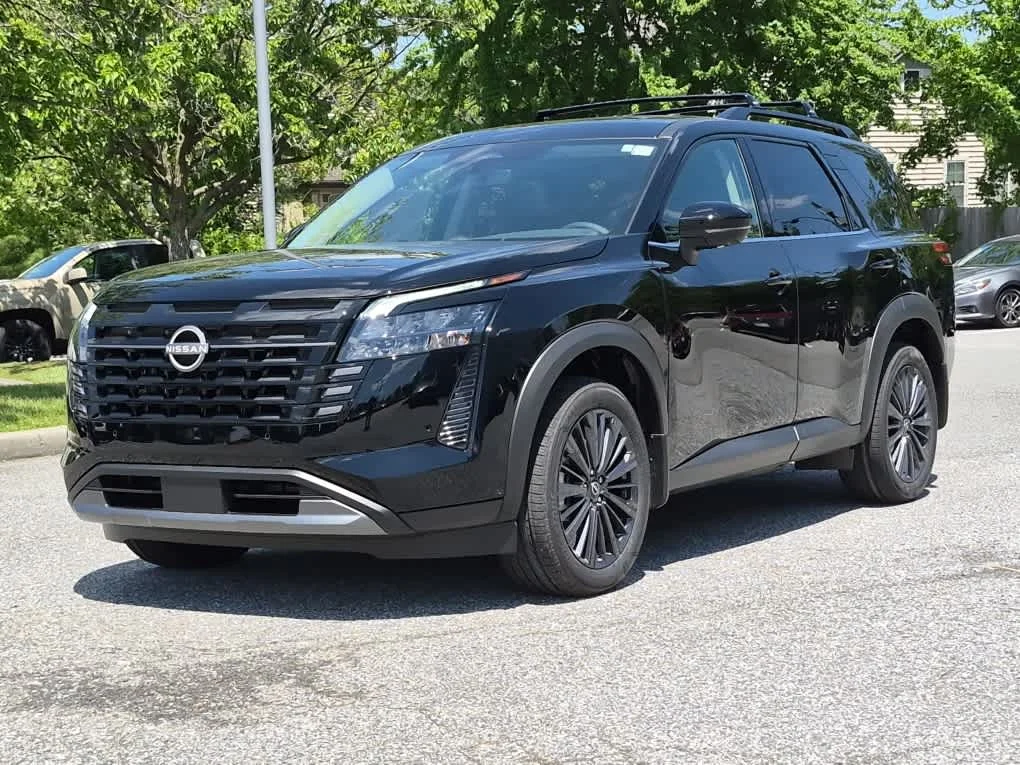 2026 Nissan Pathfinder SL 4WD's photo