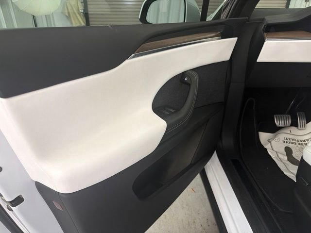 2022 Tesla Model X Long Range - Photo 9