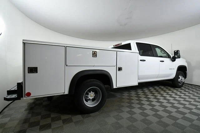 New 2026 Summit White Chevrolet Work Truck image 10