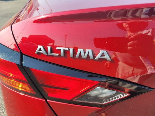Used 2024 Red Nissan 2.5 SV image 10