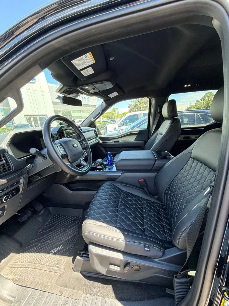 Used 2024 Blue Ford XLT image 7
