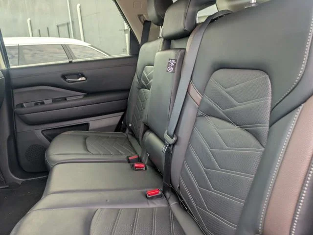 Used 2024 Black Nissan Platinum image 16