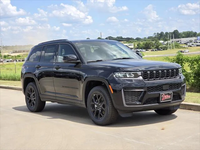New 2026 Diamond Black Crystal Pearl-Coat Exterior Paint Jeep Altitude image 1