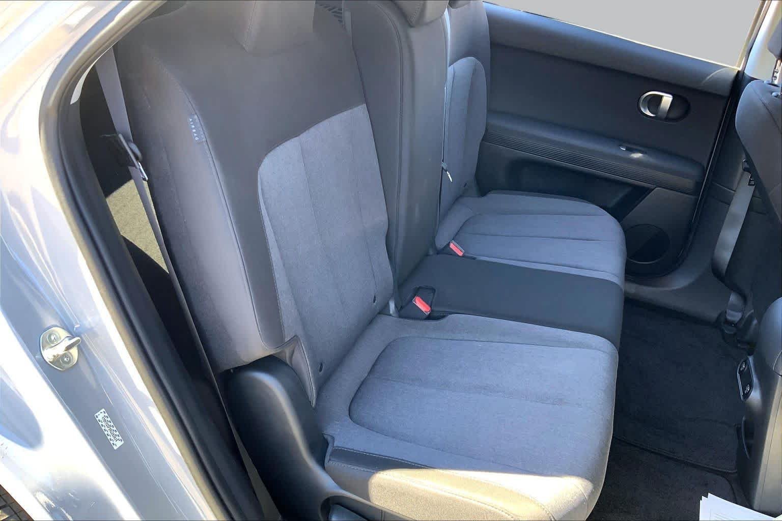 Used 2024 Cyber Gray Hyundai SE image 18