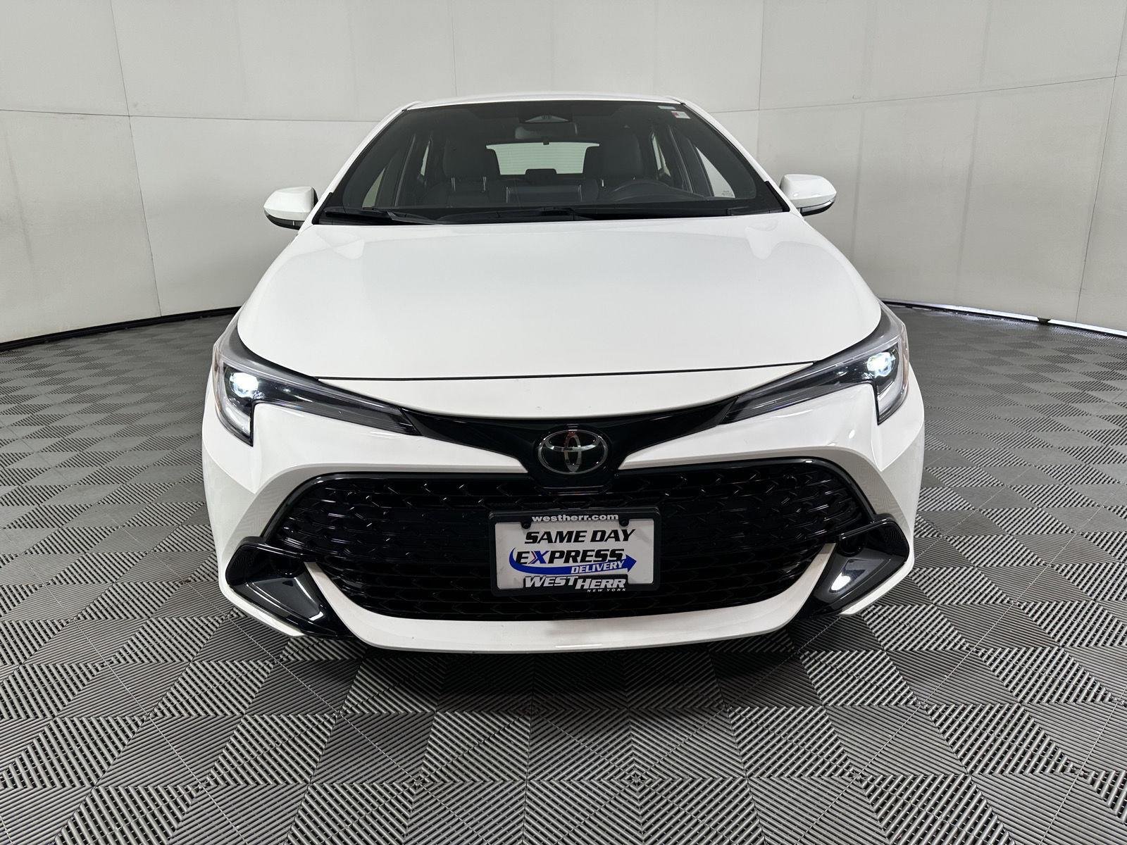 Used 2024 Ice Cap Toyota SE image 27