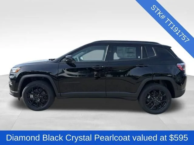 New 2026 Diamond Black Crystal Pearlcoat Jeep Latitude image 4