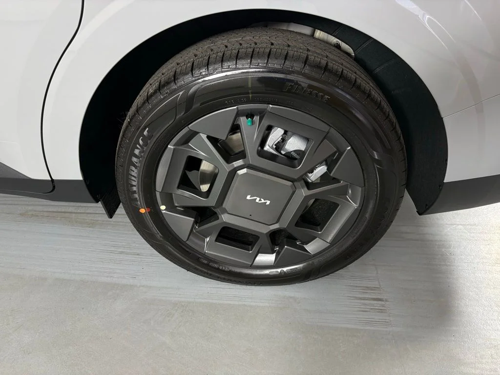 New 2026 Ceramic Silver Kia EX image 11