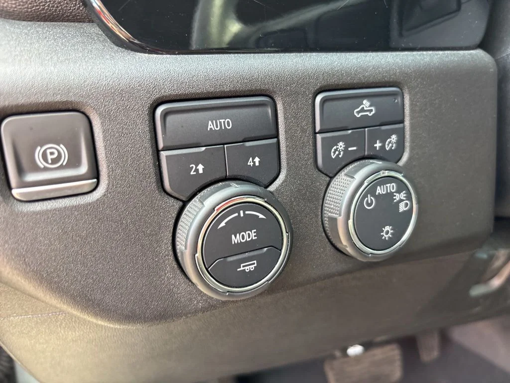 Used 2023 Gray Chevrolet LT image 17