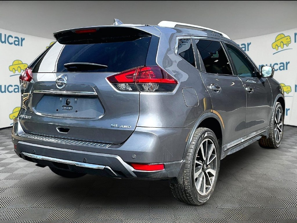 Used 2020 Gray Nissan SL image 7