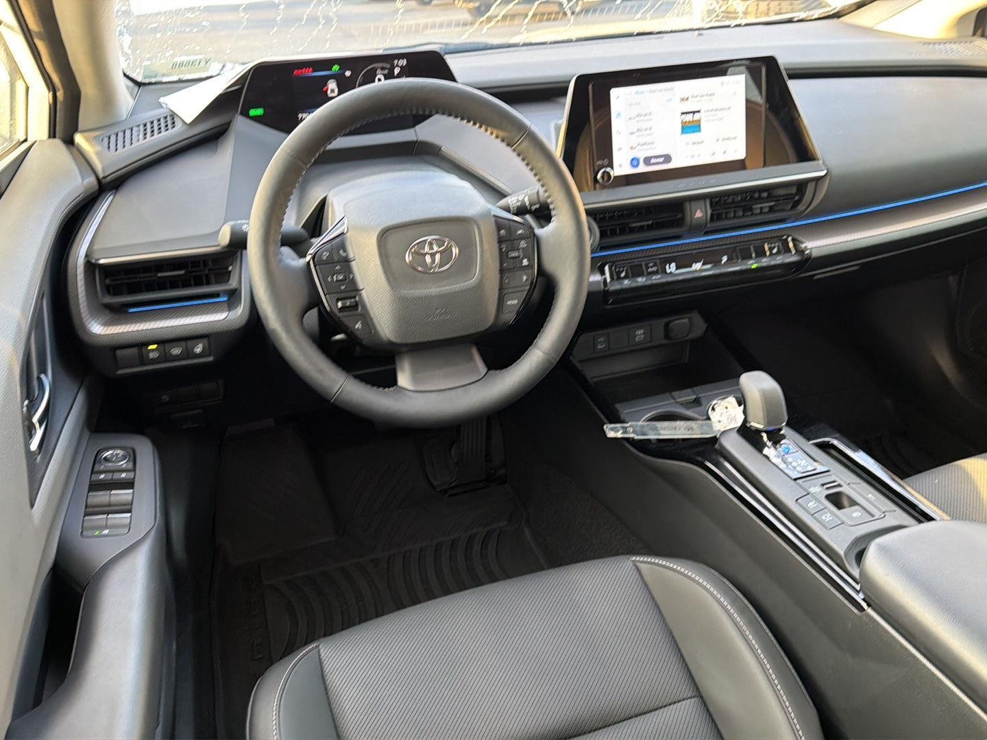 Certified Used 2025 Wind Chill Pearl Toyota XLE image 18