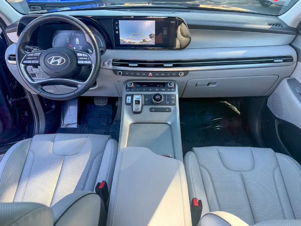 Used 2025 Moonlight Cloud Hyundai SEL image 26