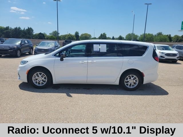 Used 2024 White Chrysler Touring image 3