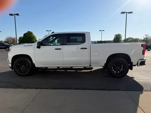 Used 2021 White Chevrolet Custom image 4