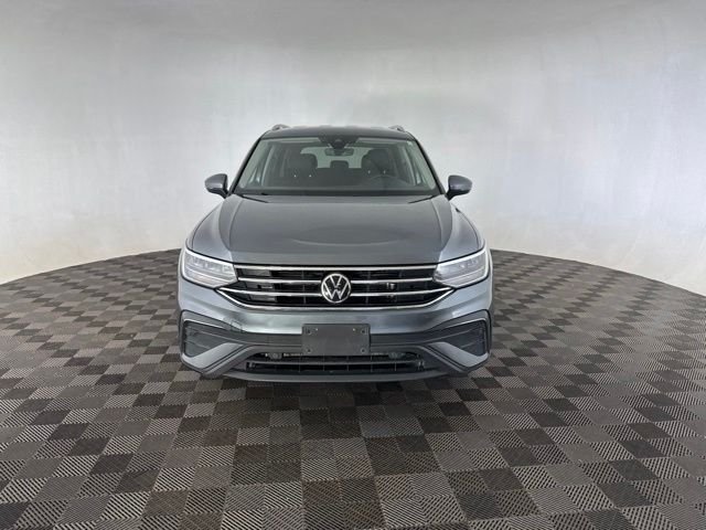 Used 2022  Volkswagen 2.0T SE image 2