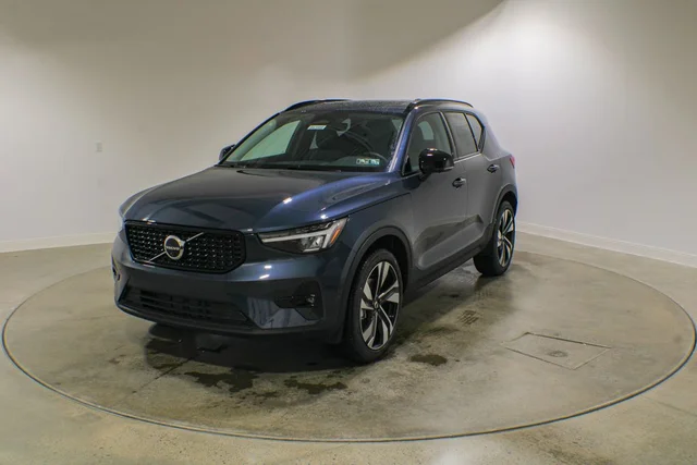 2026 Volvo XC40 B5 Plus