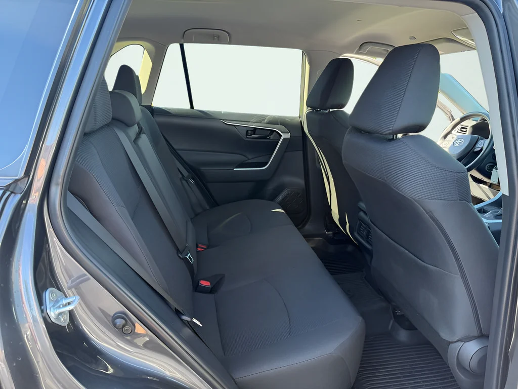 2024 Toyota RAV4 LE - Photo 30