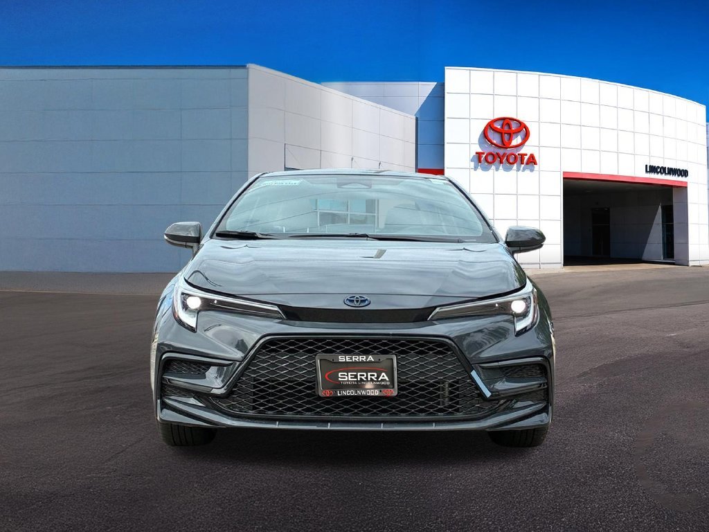 Used 2025 Gray Toyota SE image 4