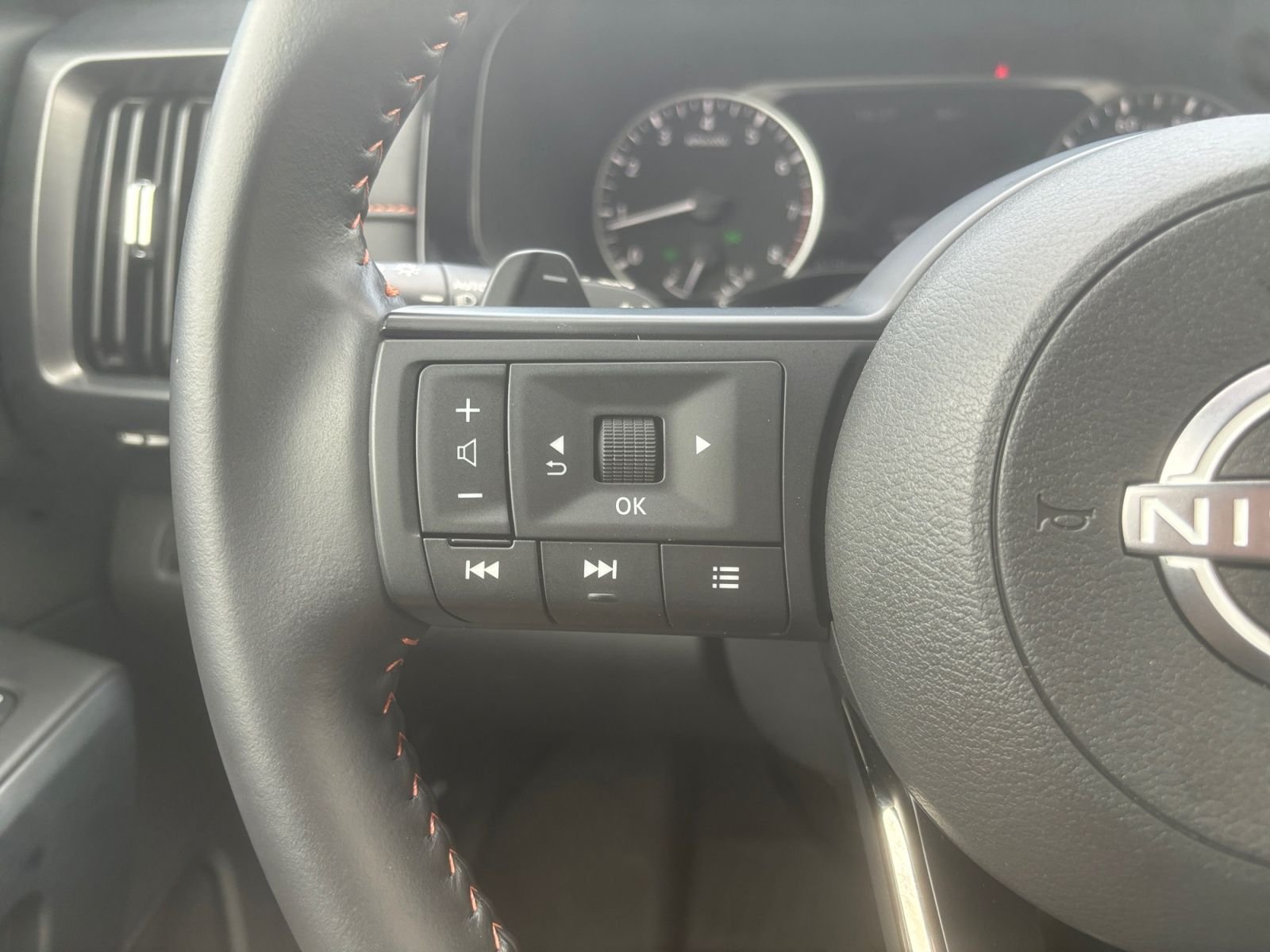 Used 2025 Black Nissan Rock Creek image 22